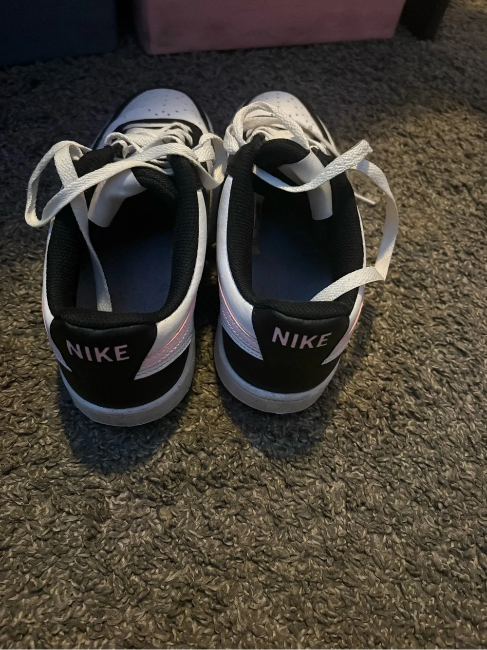 Nike classic low